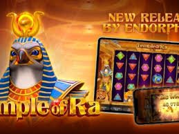 kyat box မိုဘိုင်း APP ဖြင့် ဂိမ်းကစားနေသောပုံ